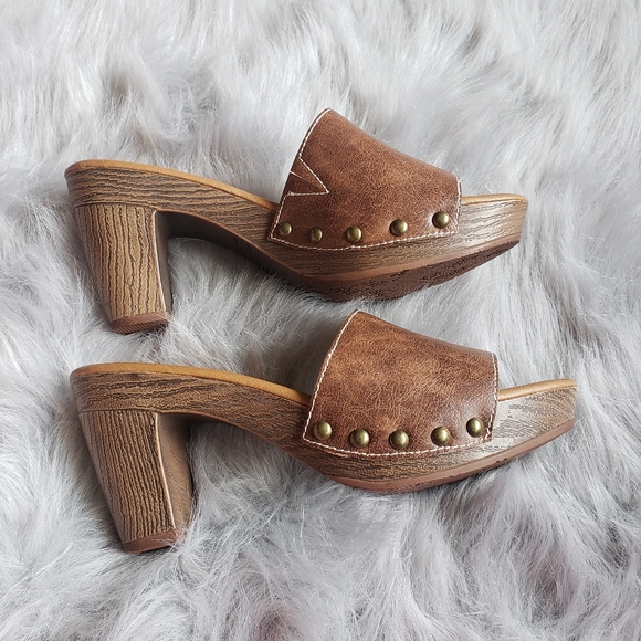 Maurices slip on heel sandals with stud details - Picture 3 of 12